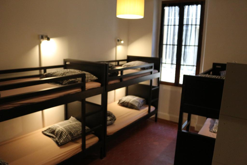 Backpackers Antibes Quarto foto