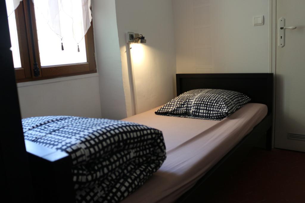 Backpackers Antibes Quarto foto