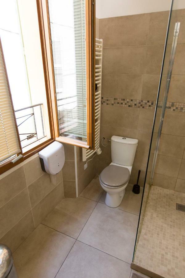Backpackers Antibes Exterior foto